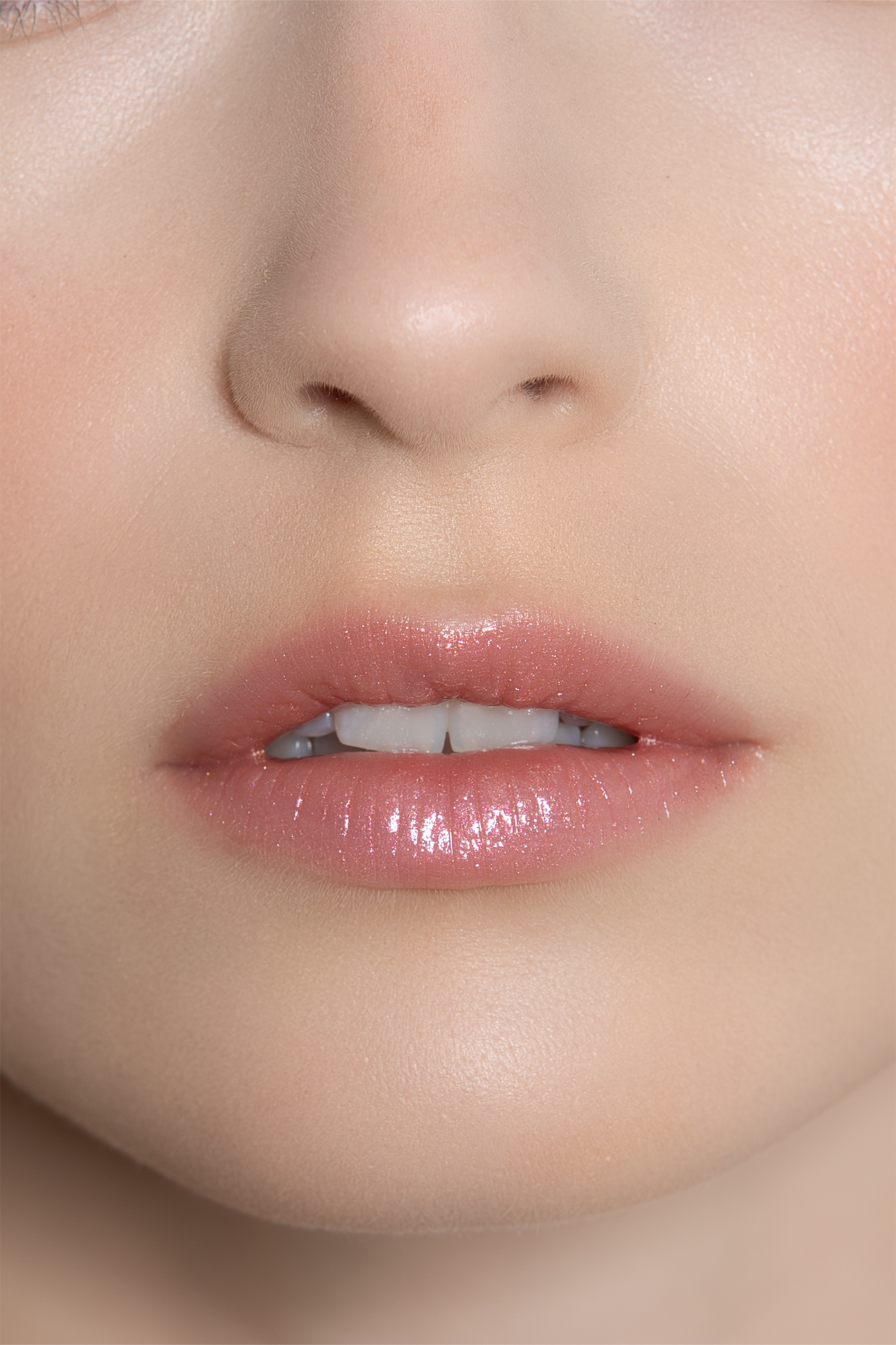 Andreia Professional Make Up - Yummy Kiss Lip Oil Illuminator SPF 30 - Shade 03 SUNSET PINK - Image 4