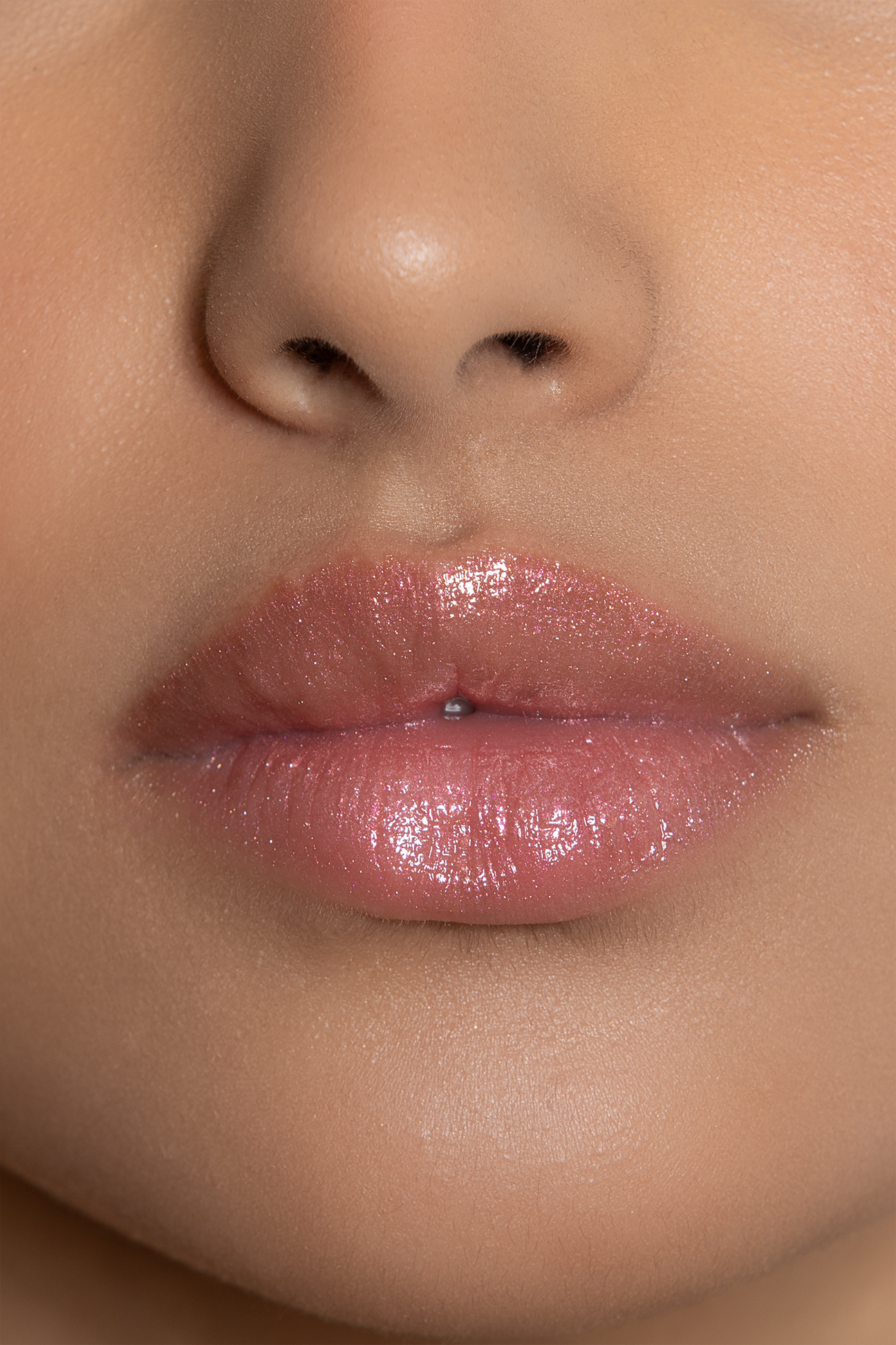 Andreia Professional Make Up - Yummy Kiss Lip Oil Illuminator SPF 30 - Shade 03 SUNSET PINK - Image 3