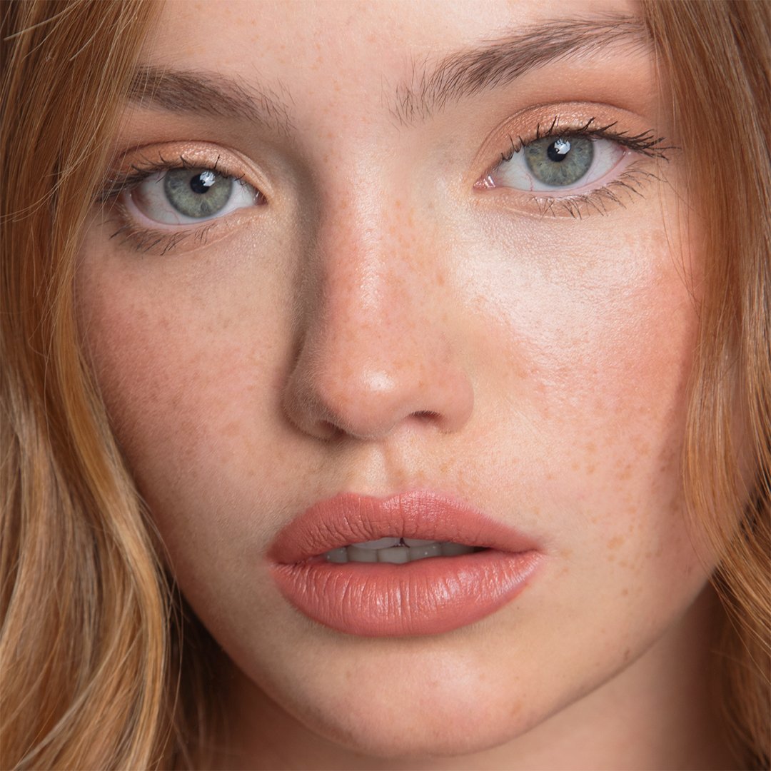 Andreia Professional Makeup - SILKY Matte Lip Crayon - 03 Peachy Brown - Image 2